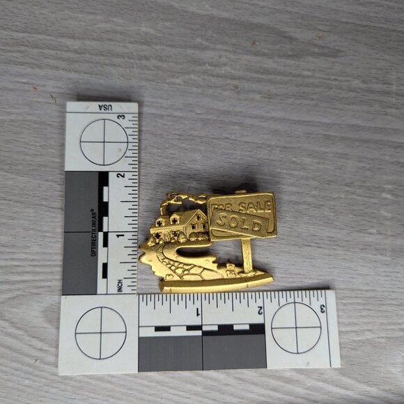 Vintage Gold Tone AJC Realtor Gold Brooch/Pin - Picture 4 of 4